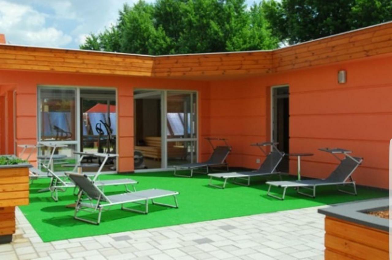 Paris-Lux. Apartment Hajdúszoboszló Exterior foto